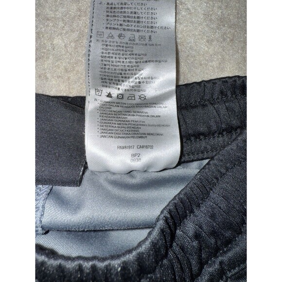 Nike Boys Size 6 Dri-Fit Gym Shorts Pockets Black Gray White - Picture 3 of 5